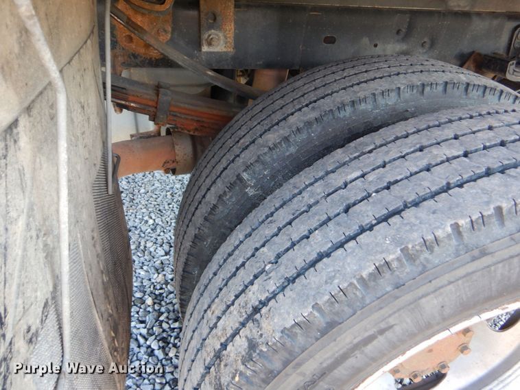 image for item DO1575 2010 Ford F450 Super Duty  flatbed truck