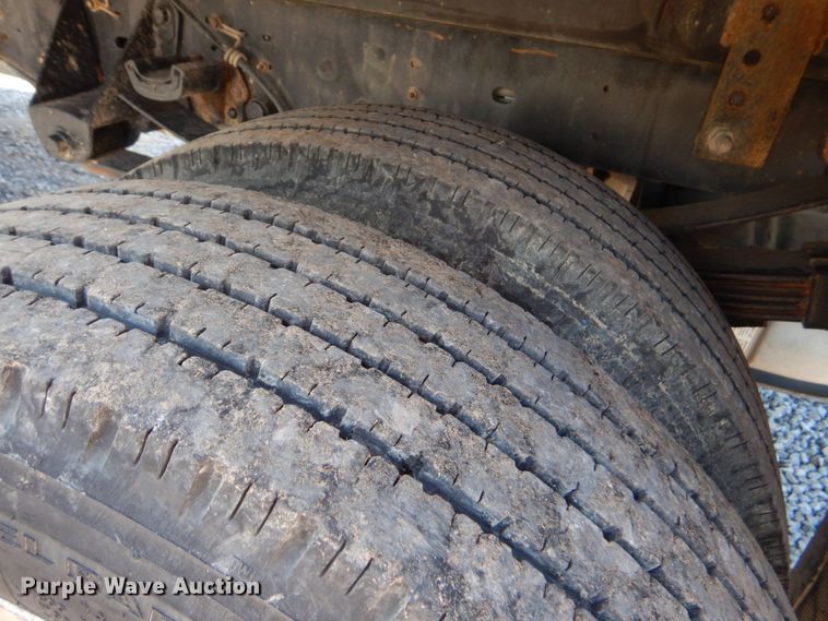 image for item DO1575 2010 Ford F450 Super Duty  flatbed truck