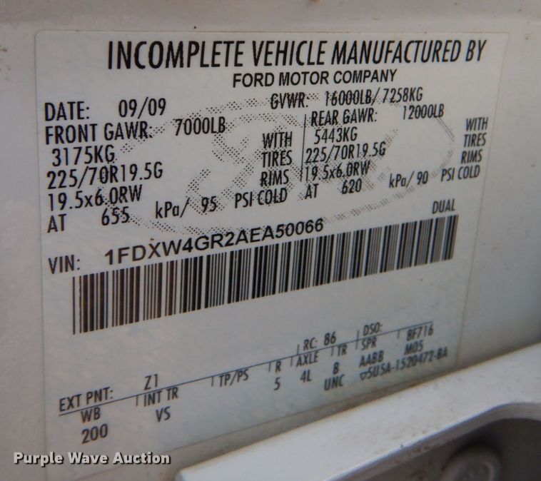 image for item DO1575 2010 Ford F450 Super Duty  flatbed truck