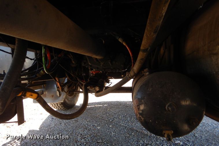 image for item DO1590 1999 Kenworth T800  dump truck