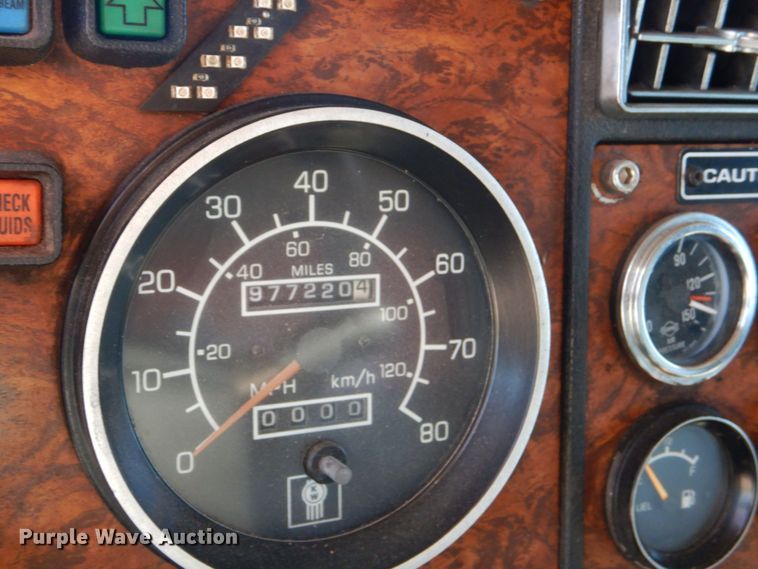 image for item DO1590 1999 Kenworth T800  dump truck