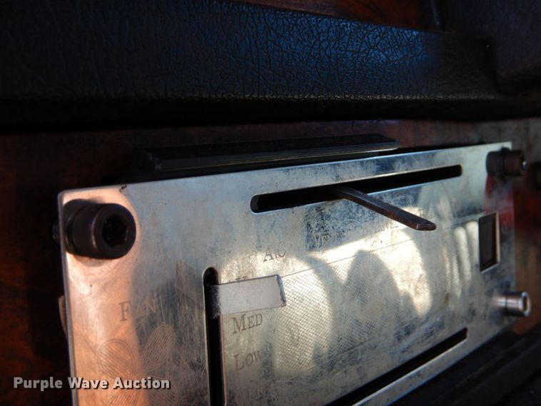 image for item DO1590 1999 Kenworth T800  dump truck