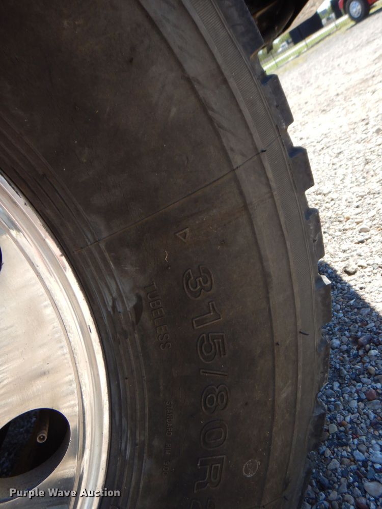 image for item DO1590 1999 Kenworth T800  dump truck