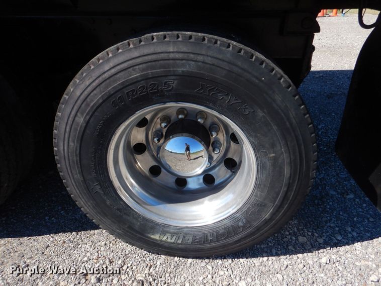 image for item DO1590 1999 Kenworth T800  dump truck