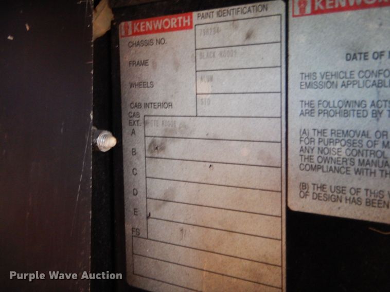 image for item DO1590 1999 Kenworth T800  dump truck