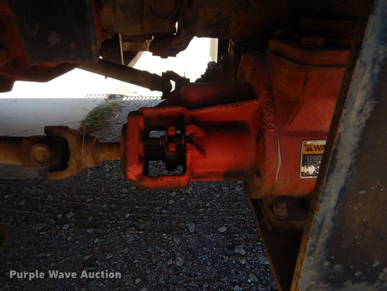 image for item DO1591 1990 International F8300  fuel truck