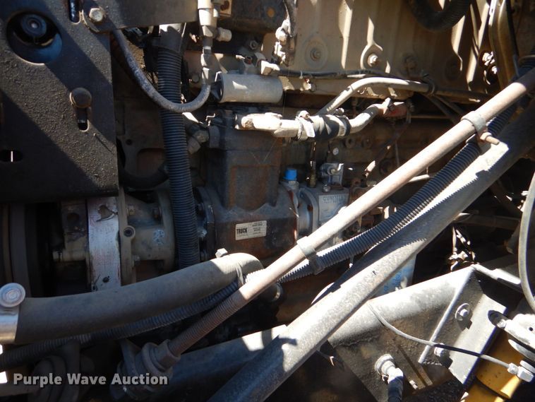 image for item DO1591 1990 International F8300  fuel truck