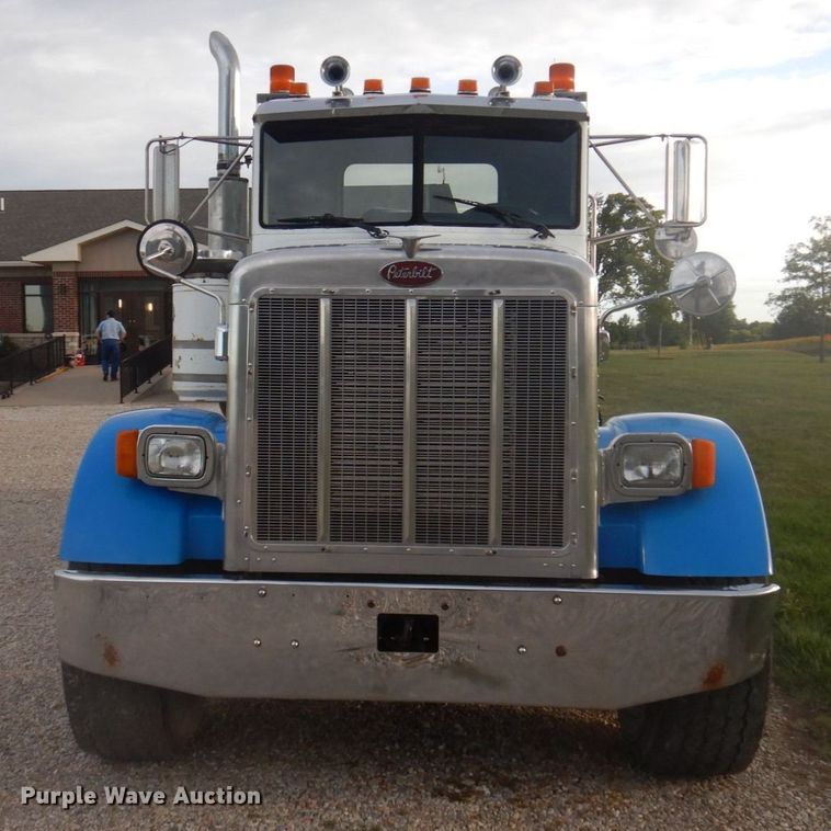image for item DP0324 1993 Peterbilt 357  semi truck