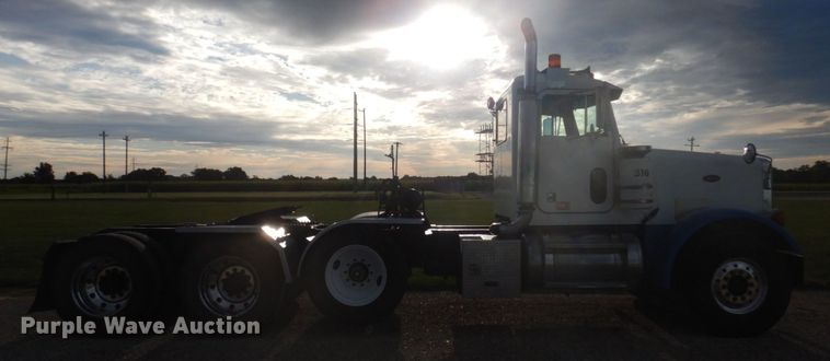 image for item DP0324 1993 Peterbilt 357  semi truck