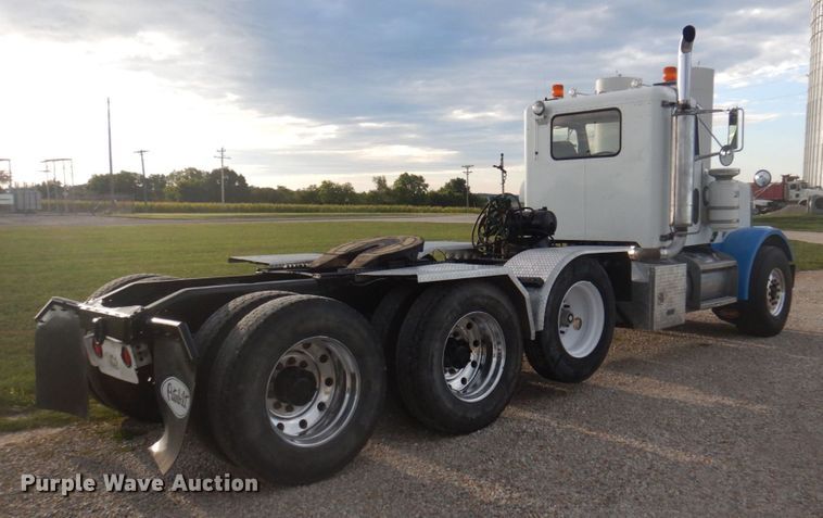 image for item DP0324 1993 Peterbilt 357  semi truck