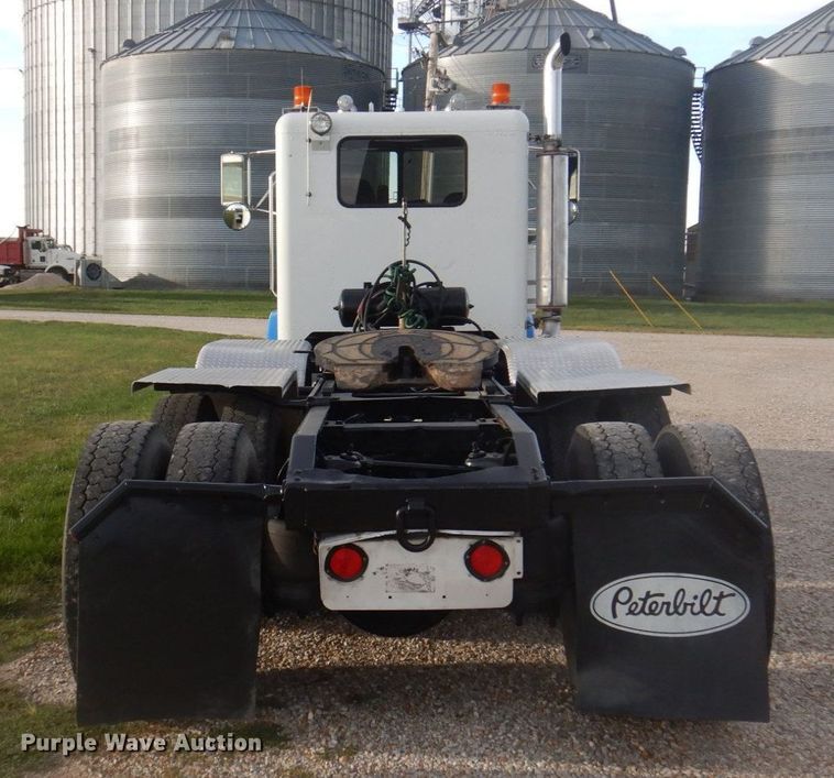 image for item DP0324 1993 Peterbilt 357  semi truck