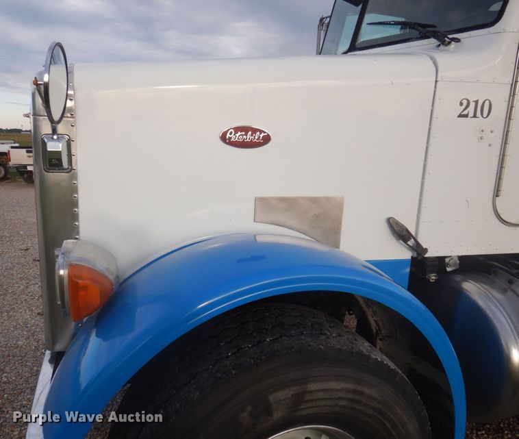 image for item DP0324 1993 Peterbilt 357  semi truck