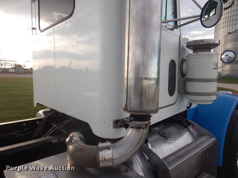 image for item DP0324 1993 Peterbilt 357  semi truck