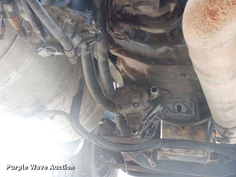 image for item DP0324 1993 Peterbilt 357  semi truck