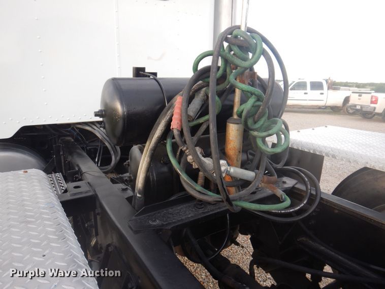 image for item DP0324 1993 Peterbilt 357  semi truck