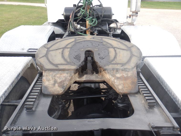 image for item DP0324 1993 Peterbilt 357  semi truck