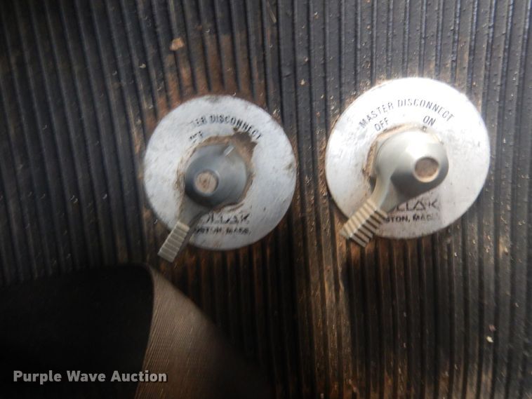 image for item DP0324 1993 Peterbilt 357  semi truck