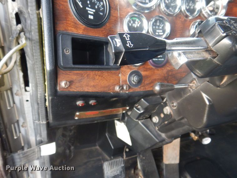 image for item DP0324 1993 Peterbilt 357  semi truck