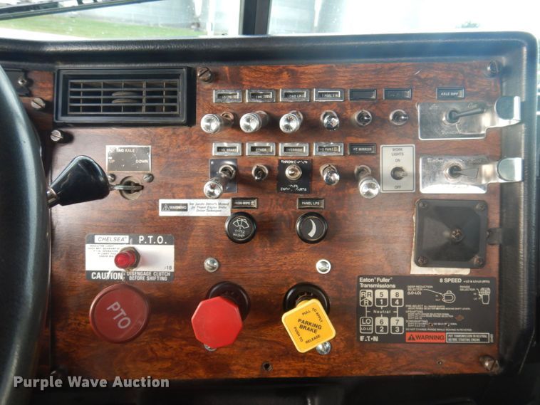 image for item DP0324 1993 Peterbilt 357  semi truck