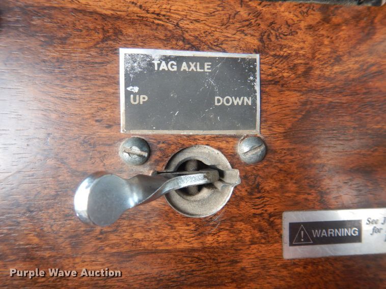 image for item DP0324 1993 Peterbilt 357  semi truck