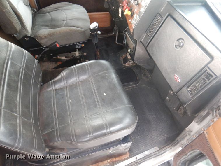 image for item DP0324 1993 Peterbilt 357  semi truck