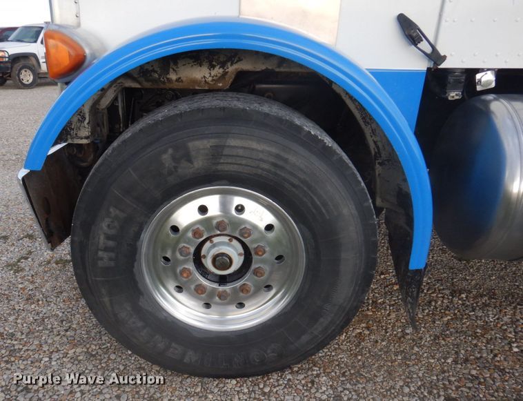 image for item DP0324 1993 Peterbilt 357  semi truck