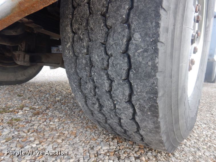 image for item DP0324 1993 Peterbilt 357  semi truck