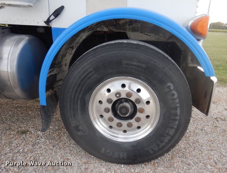 image for item DP0324 1993 Peterbilt 357  semi truck