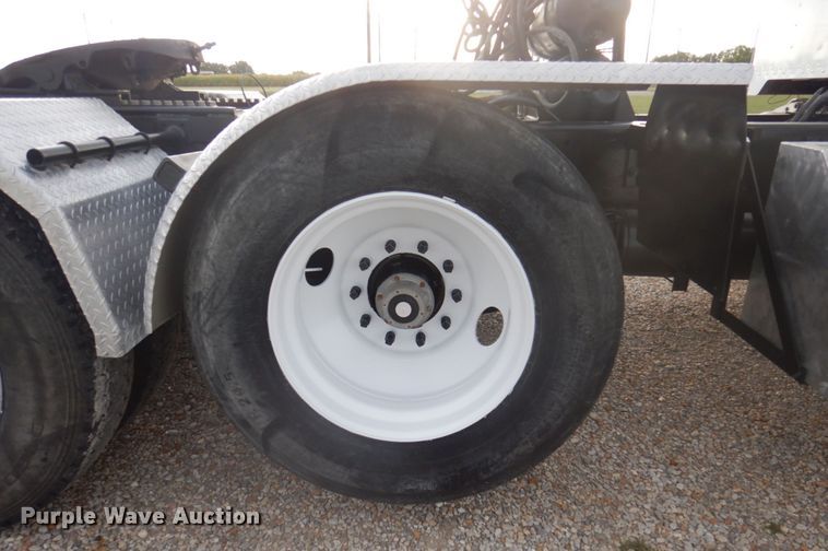 image for item DP0324 1993 Peterbilt 357  semi truck