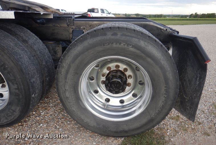 image for item DP0324 1993 Peterbilt 357  semi truck