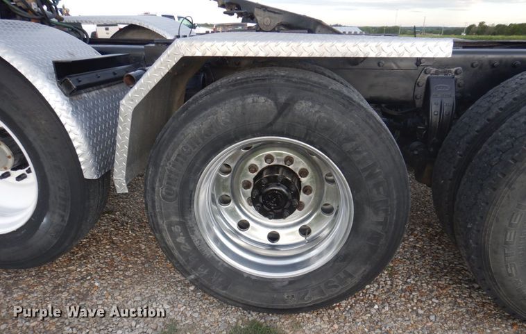 image for item DP0324 1993 Peterbilt 357  semi truck