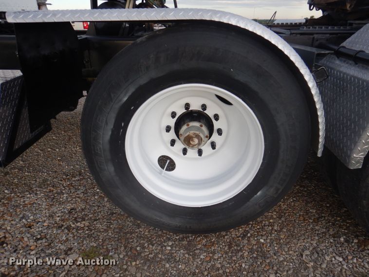 image for item DP0324 1993 Peterbilt 357  semi truck