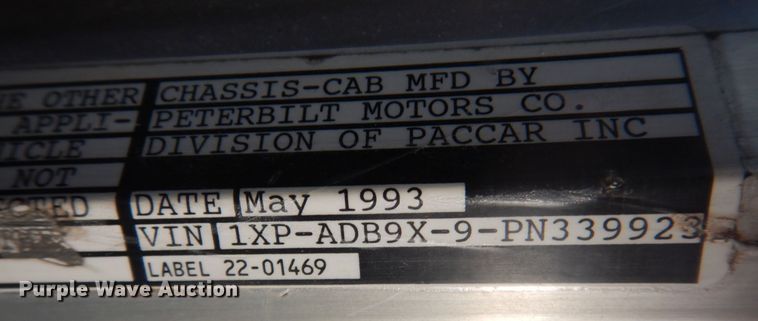 image for item DP0324 1993 Peterbilt 357  semi truck