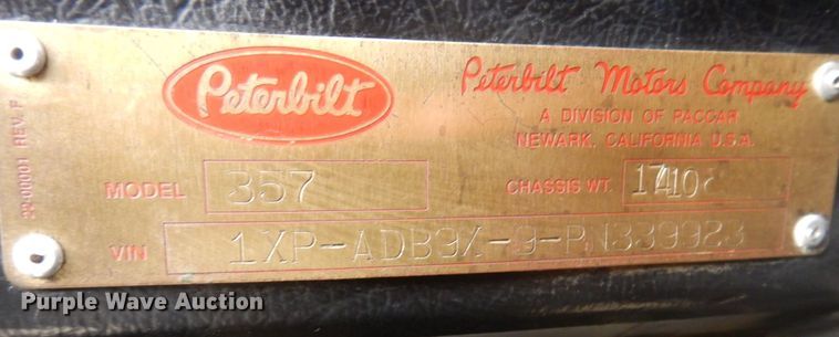 image for item DP0324 1993 Peterbilt 357  semi truck