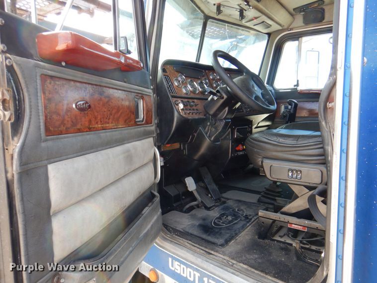 image for item DR1938 2001 Peterbilt 379  car carrier truck with car carrier trailer