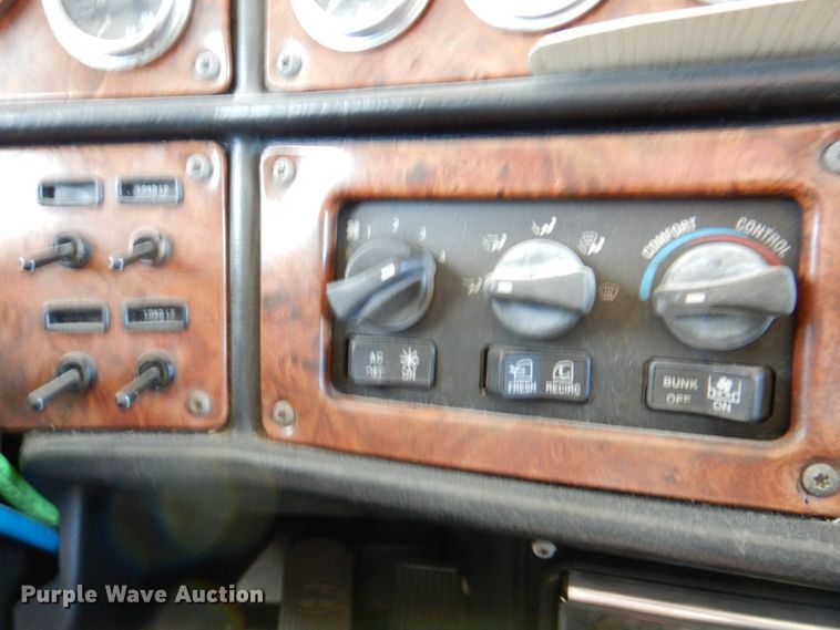 image for item DR1938 2001 Peterbilt 379  car carrier truck with car carrier trailer