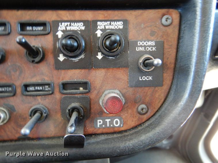 image for item DR1938 2001 Peterbilt 379  car carrier truck with car carrier trailer