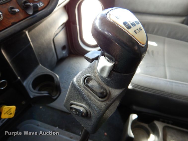 image for item DR1938 2001 Peterbilt 379  car carrier truck with car carrier trailer