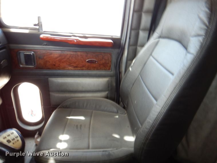 image for item DR1938 2001 Peterbilt 379  car carrier truck with car carrier trailer