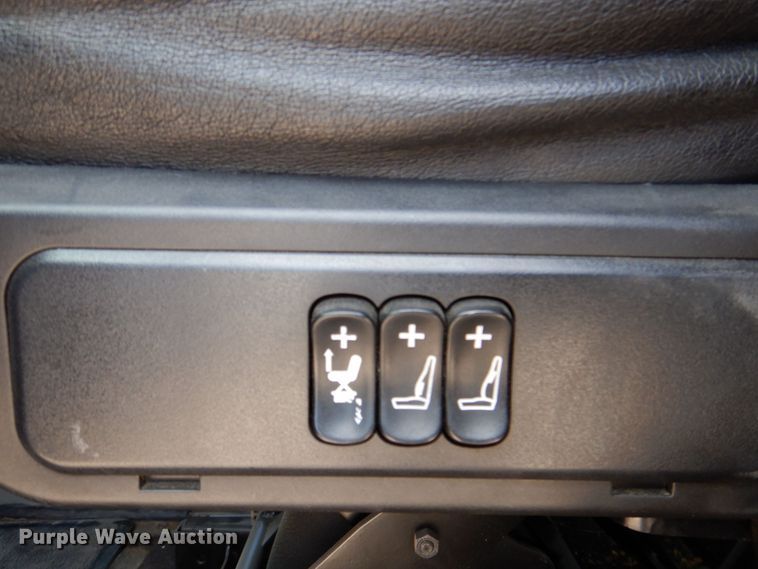 image for item DR1938 2001 Peterbilt 379  car carrier truck with car carrier trailer