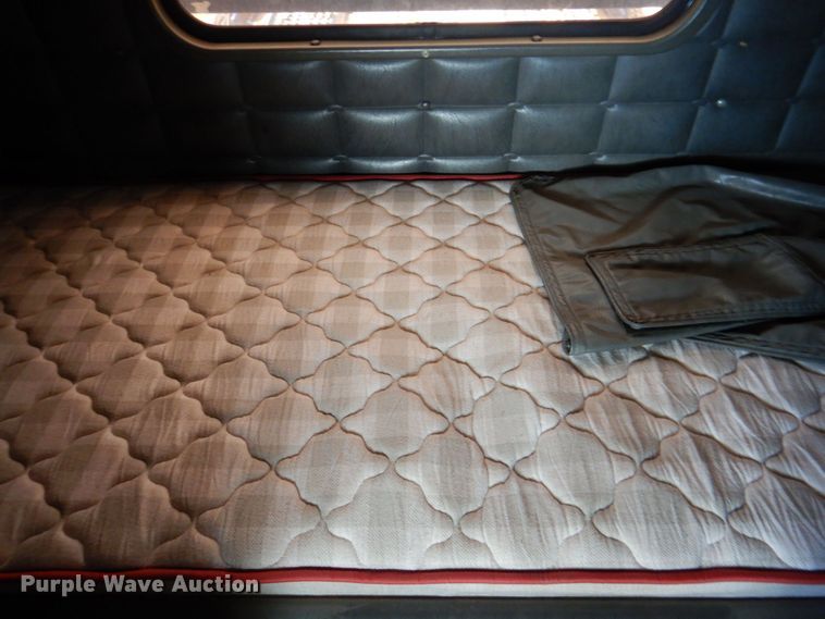 image for item DR1938 2001 Peterbilt 379  car carrier truck with car carrier trailer