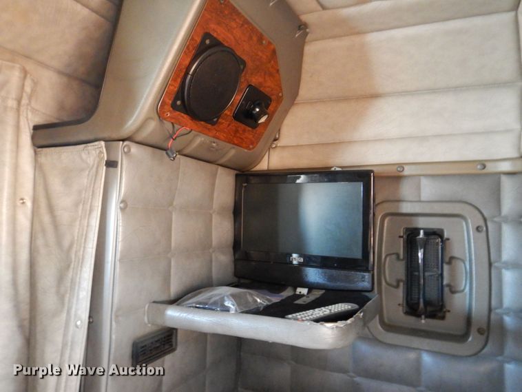 image for item DR1938 2001 Peterbilt 379  car carrier truck with car carrier trailer