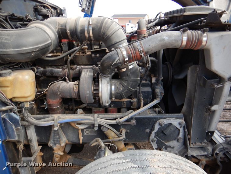 image for item DR1938 2001 Peterbilt 379  car carrier truck with car carrier trailer