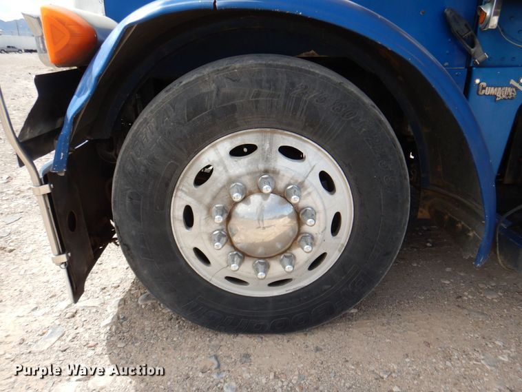 image for item DR1938 2001 Peterbilt 379  car carrier truck with car carrier trailer