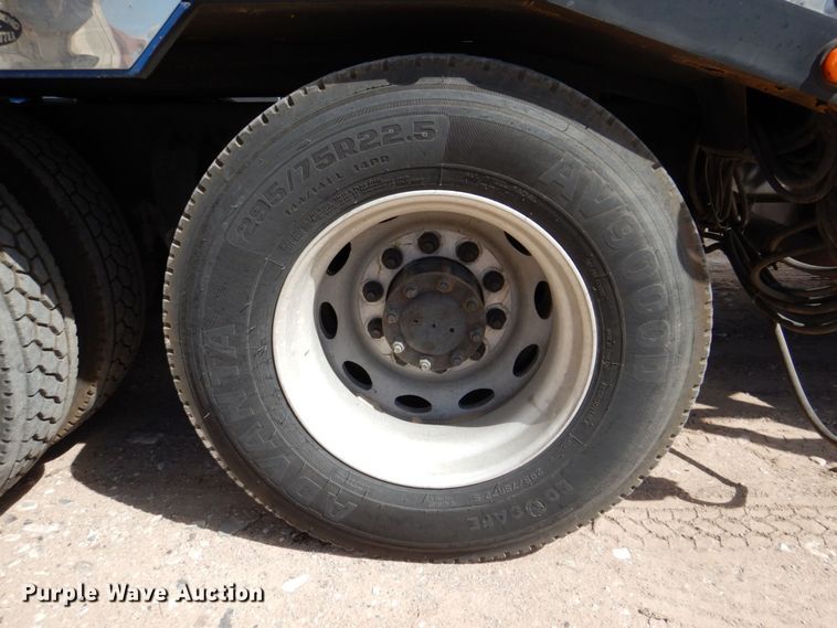 image for item DR1938 2001 Peterbilt 379  car carrier truck with car carrier trailer