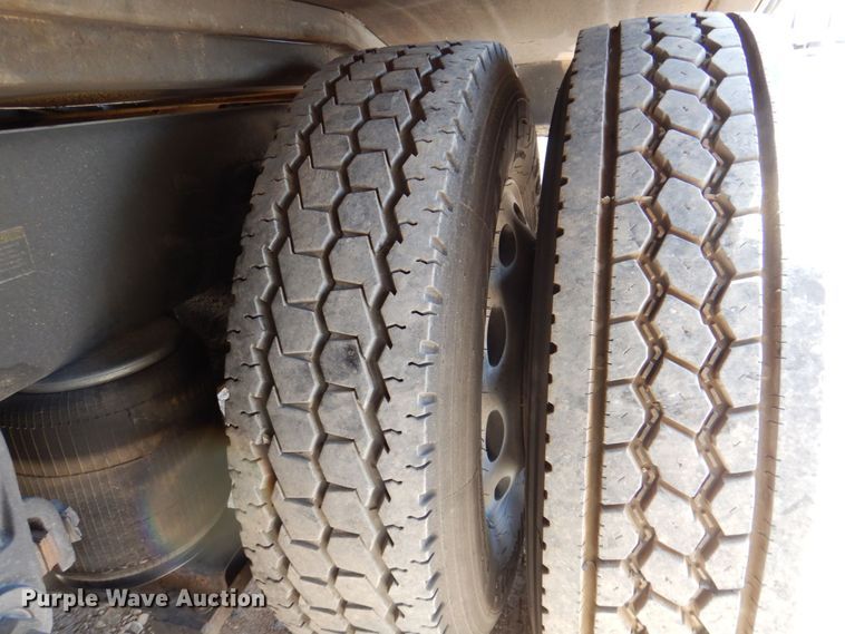 image for item DR1938 2001 Peterbilt 379  car carrier truck with car carrier trailer