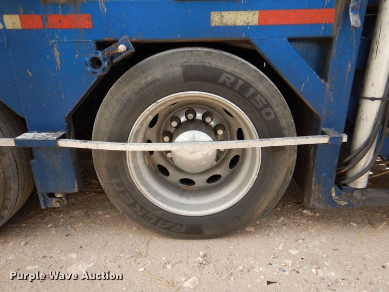 image for item DR1938 2001 Peterbilt 379  car carrier truck with car carrier trailer