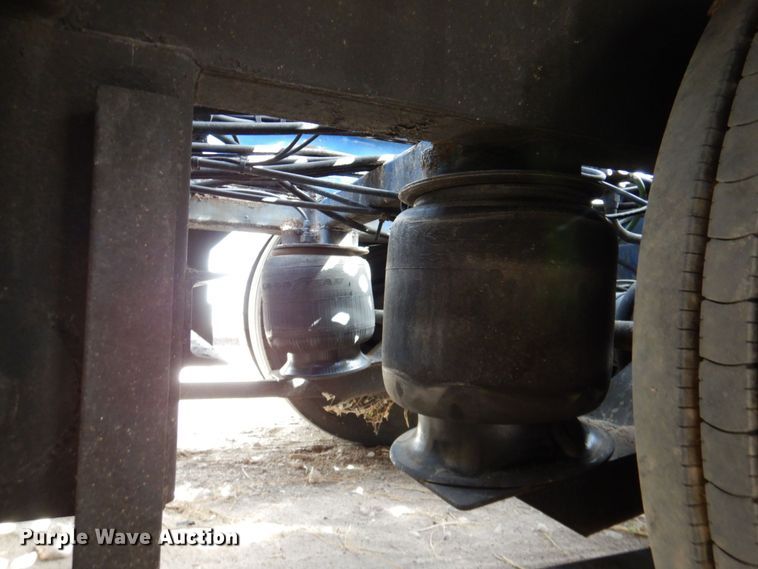 image for item DR1938 2001 Peterbilt 379  car carrier truck with car carrier trailer