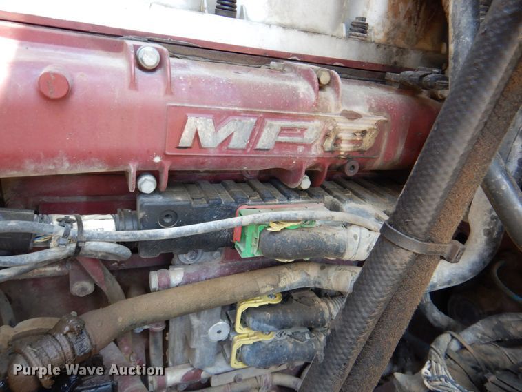 image for item DR2033 2008 Mack CHU613  semi truck