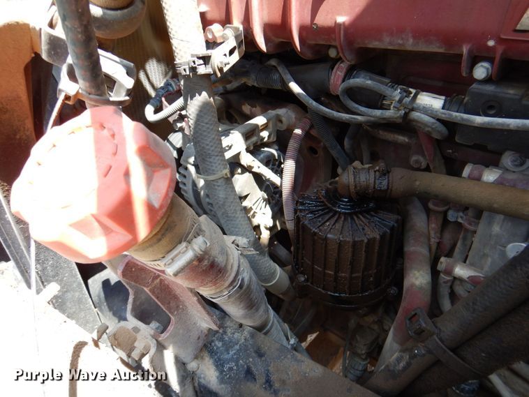 image for item DR2033 2008 Mack CHU613  semi truck